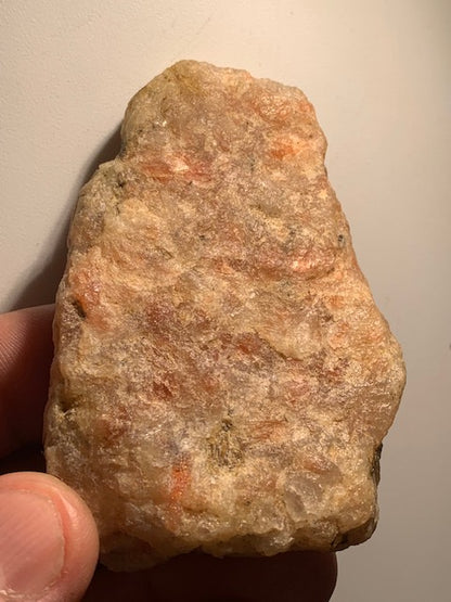 Pierre du Soleil - Spécimen brut - 78 x 53 x 19 mm - 97,9 gr.