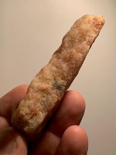 Pierre du Soleil - Spécimen brut - 90 x 40 x 20 mm - 71,1 gr.
