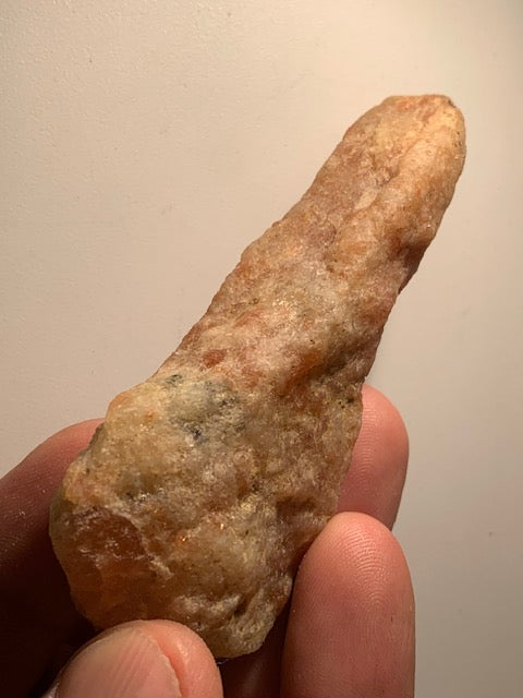 Pierre du Soleil - Spécimen brut - 90 x 40 x 20 mm - 71,1 gr.