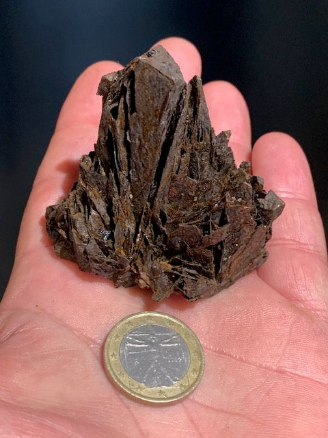Hématite brute altérée à lamelle (A confirmer) - Spécimen brut rare, collection ancienne - 58 x 52 x 46 mm - 218,3 gr.