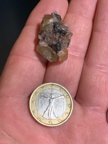 Apatite jaune, spécimen brut - 27 x 19 x 16 mm - 8,5 gr.