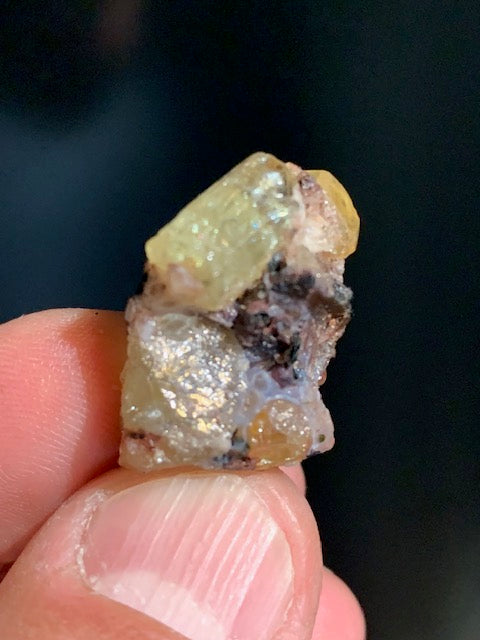 Apatite jaune, spécimen brut - 27 x 19 x 16 mm - 8,5 gr.