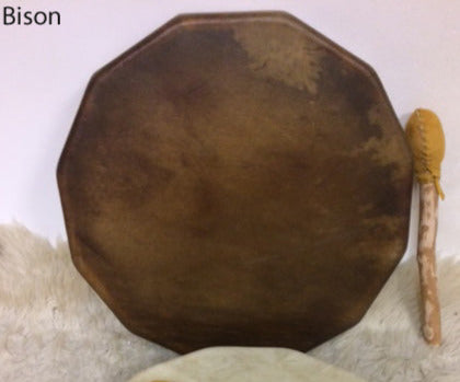Tambour Chamanique fait par les Indiens au Québec, peau de Bison de Ø 50 cm. Vendu avec maillet adapté, une véritable oeuvre d'Art, parfait !