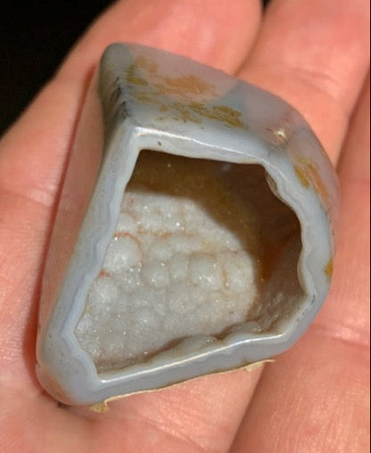 Agate Polyédrique, petite géode - 45 x 35 x 26 mm - 19,5 gr.