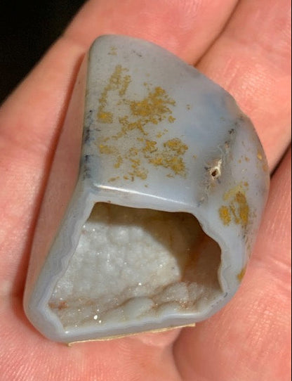 Agate Polyédrique, petite géode - 45 x 35 x 26 mm - 19,5 gr.