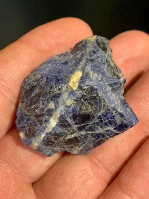 Sodalite - Spécimen brut - 39 x 39 x 24 mm - 25,9 gr.