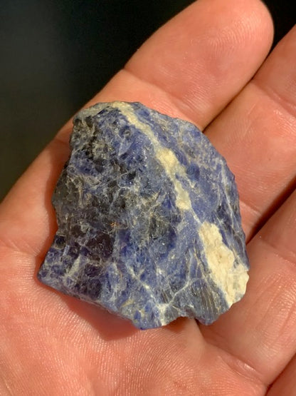 Sodalite - Spécimen brut - 39 x 39 x 24 mm - 25,9 gr.