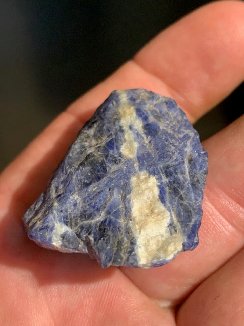 Sodalite - Spécimen brut - 39 x 39 x 24 mm - 25,9 gr.
