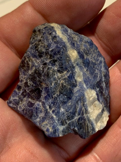 Sodalite - Spécimen brut - 39 x 39 x 24 mm - 25,9 gr.