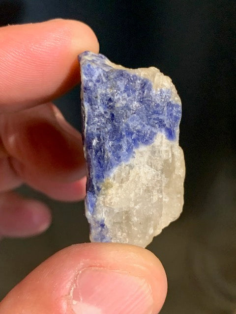 Sodalite - Spécimen brut - 34 x 32 x 20 mm - 25,2 gr.