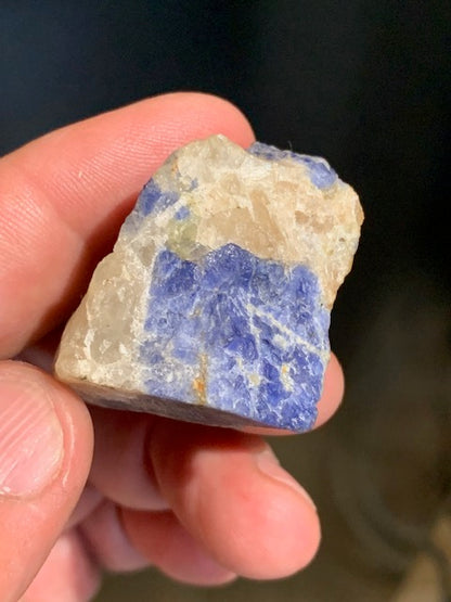Sodalite - Spécimen brut - 34 x 32 x 20 mm - 25,2 gr.