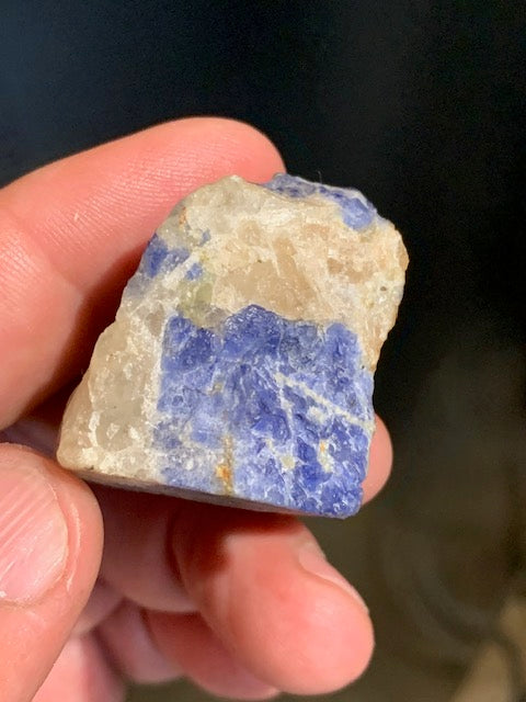 Sodalite - Spécimen brut - 34 x 32 x 20 mm - 25,2 gr.