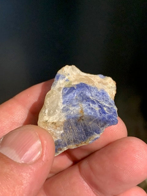 Sodalite - Spécimen brut - 34 x 32 x 20 mm - 25,2 gr.