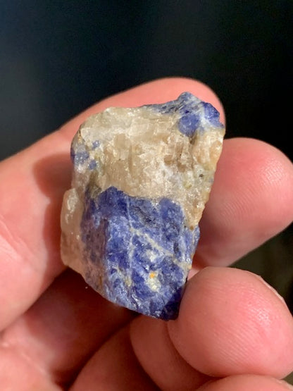 Sodalite - Spécimen brut - 34 x 32 x 20 mm - 25,2 gr.