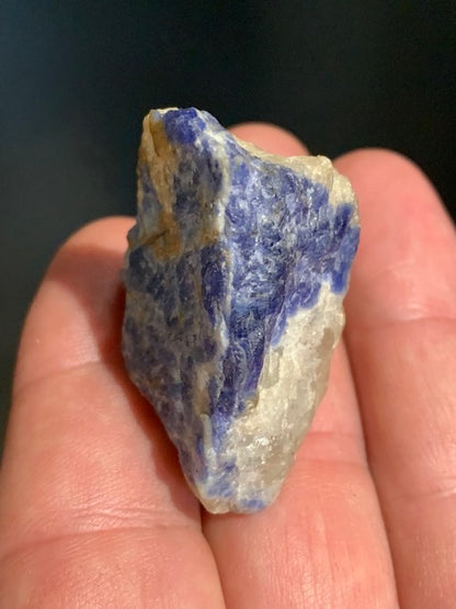 Sodalite - Spécimen brut - 34 x 32 x 20 mm - 25,2 gr.