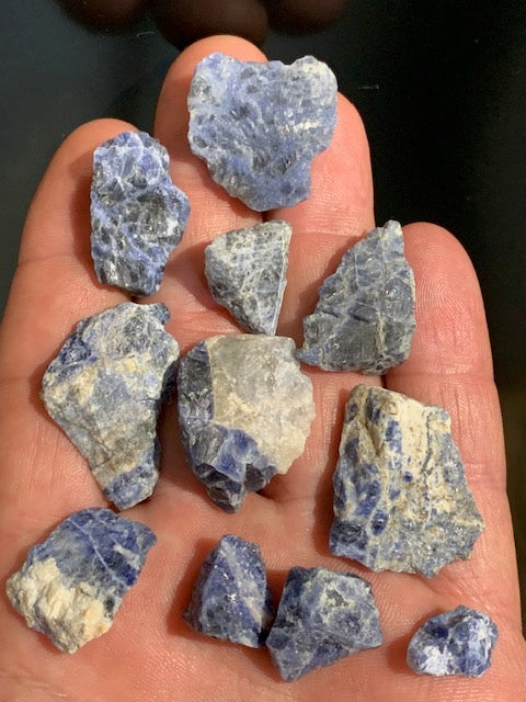 Sodalite - Spécimens bruts, lot de 30 gr./  ± 20 x 15 x 0,7 mm
