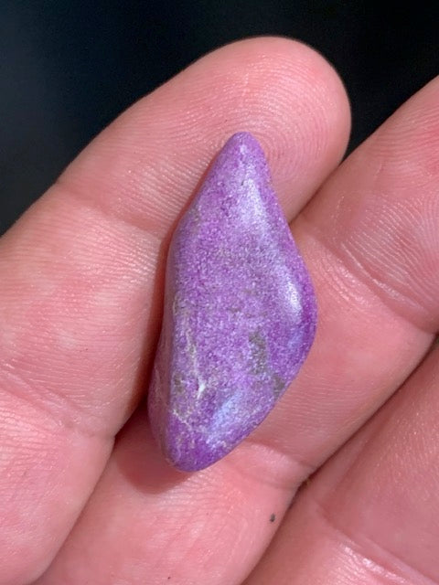 Stichite – Pierre roulée - 32 x 16 x 13 mm/ 4,6 gr.