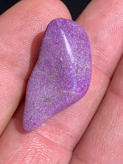 Stichite – Pierre roulée - 32 x 16 x 13 mm/ 4,6 gr.