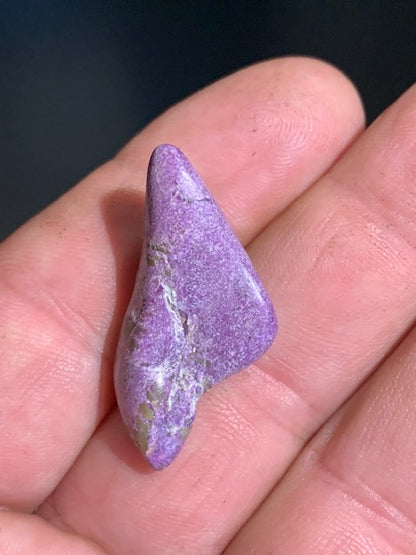 Stichite – Pierre roulée - 33 x 17 x 10 mm/ 4,4 gr.
