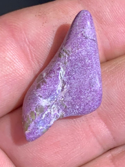 Stichite – Pierre roulée - 33 x 17 x 10 mm/ 4,4 gr.