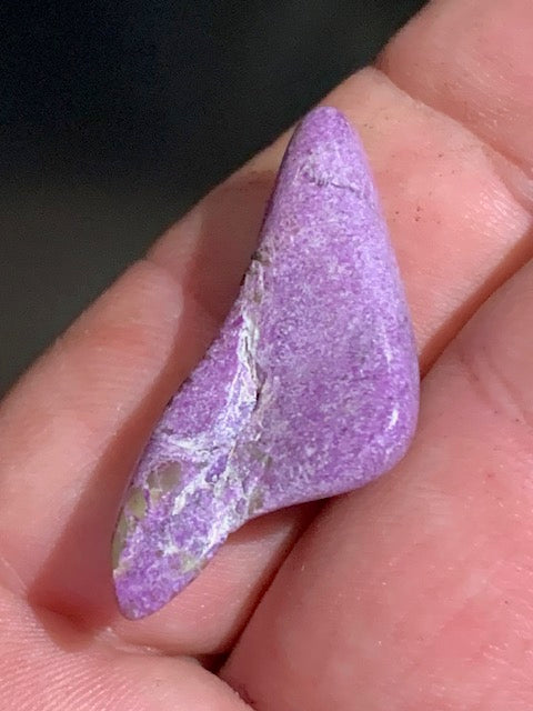 Stichite – Pierre roulée - 33 x 17 x 10 mm/ 4,4 gr.