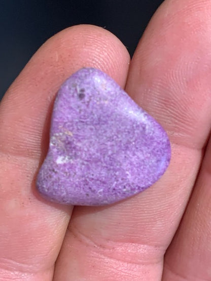 Stichite – Pierre roulée - 24 x 21 x 5 mm/ 2,6 gr.