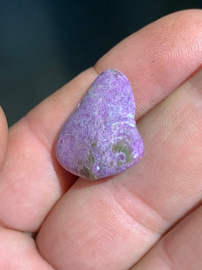 Stichite – Pierre roulée - 24 x 21 x 5 mm/ 2,6 gr.