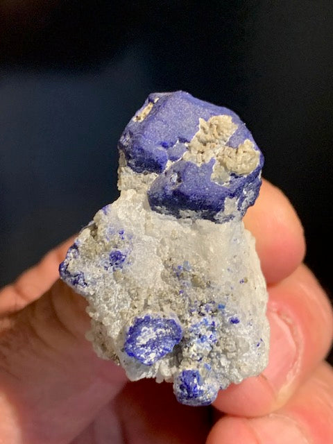 Azurite sur quartz avec traces de pyrite - Spécimen brut - 40 x 36 x 27 mm - 30,7 gr.