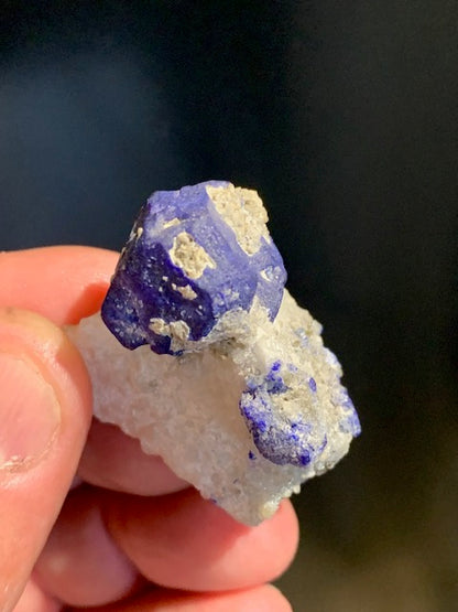 Azurite sur quartz avec traces de pyrite - Spécimen brut - 40 x 36 x 27 mm - 30,7 gr.