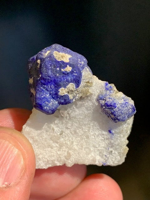 Azurite sur quartz avec traces de pyrite - Spécimen brut - 40 x 36 x 27 mm - 30,7 gr.
