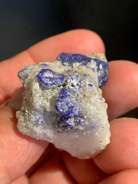 Azurite sur quartz avec traces de pyrite - Spécimen brut - 40 x 36 x 27 mm - 30,7 gr.
