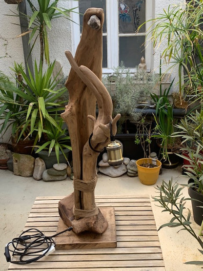 Lampe en bois flotté de la Loire (88 × 44 × 23 cm, ± 4 kg) – Avec câble et interrupteur, ampoule non incluse - Création Zen Curiosity