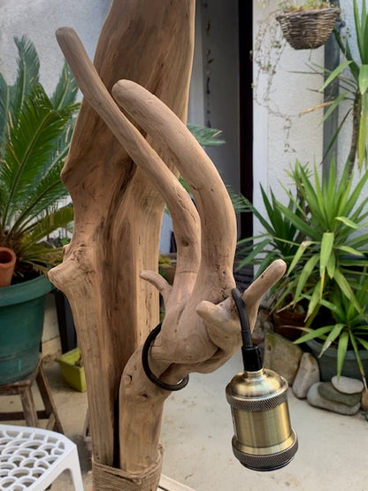 Lampe en bois flotté de la Loire (88 × 44 × 23 cm, ± 4 kg) – Avec câble et interrupteur, ampoule non incluse - Création Zen Curiosity