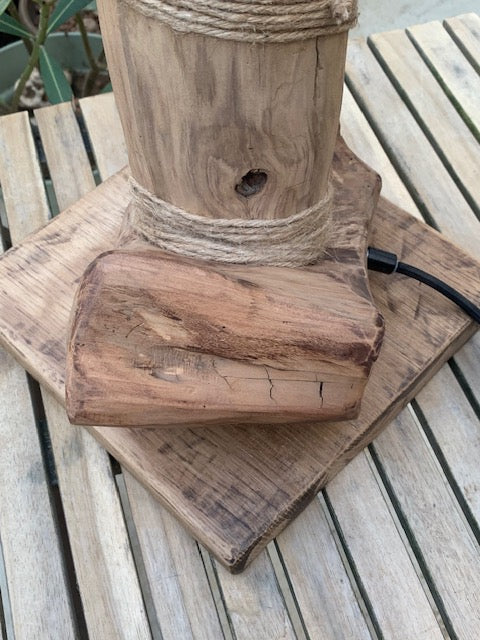 Lampe en bois flotté de la Loire (88 × 44 × 23 cm, ± 4 kg) – Avec câble et interrupteur, ampoule non incluse - Création Zen Curiosity