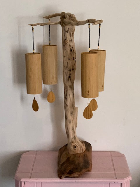 Support en bois flotté pour tingsha, carillon (Koshi, Zaphir...). ± 54 cm - Création Zen Crurisoity