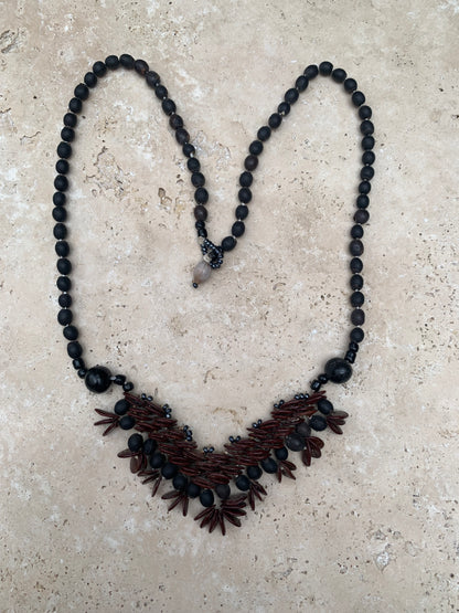 Peruvian necklace made of natural seeds, pearls of ± 2 to 6 mm. Size 55 cm + 50 mm panoramic view!