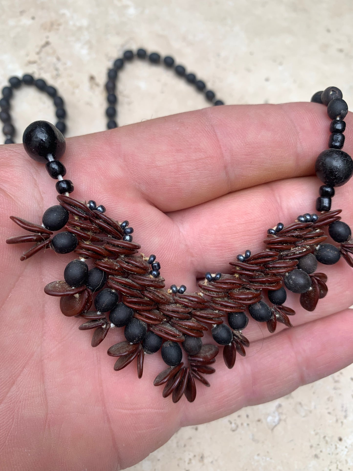 Peruvian necklace made of natural seeds, pearls of ± 2 to 6 mm. Size 55 cm + 50 mm panoramic view!