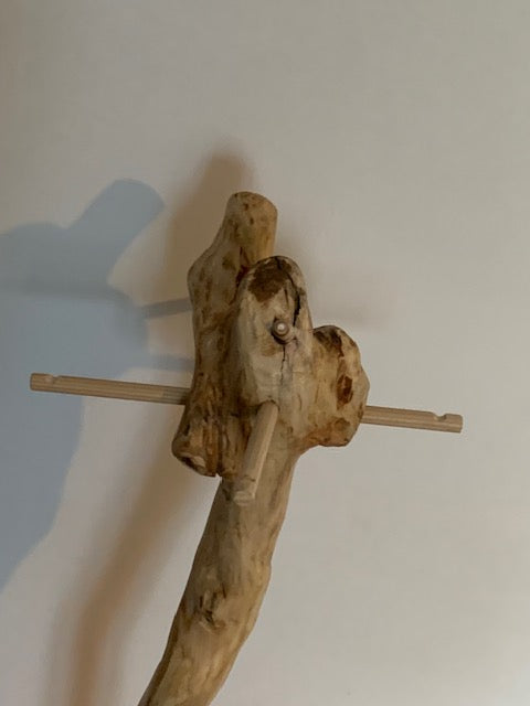 Support en bois flotté pour tingsha, carillon (Koshi, Zaphir...). ± 60 cm - Création Zen Curiosity