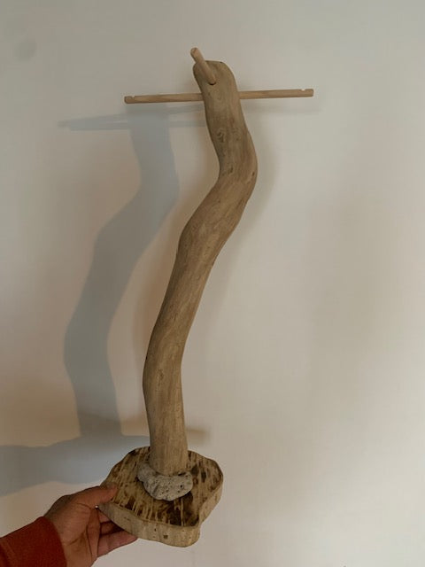 Support en bois flotté pour carillons de style Koshi, Zaphir, Tingsha… ± 61 cm de haut - Création Zen Curiosity