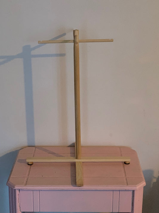 Support en bois avec base rétractable pour carillons de style Koshi, Zaphir, Tingsha… ±47 cm de haut - Création Zen Curiosity