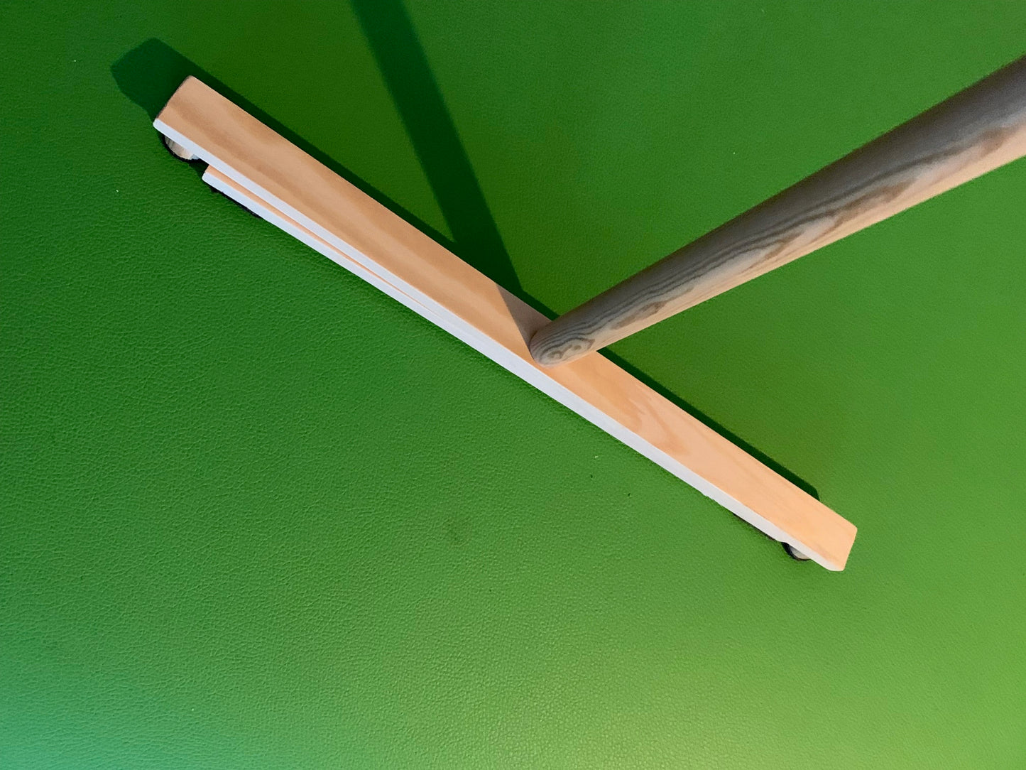 Support en bois avec base rétractable pour carillons de style Koshi, Zaphir, Tingsha… ±47 cm de haut - Création Zen Curiosity
