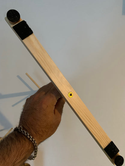 Support en bois avec base rétractable pour carillons de style Koshi, Zaphir, Tingsha… ±47 cm de haut - Création Zen Curiosity