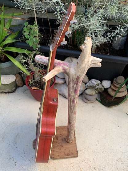 Support en bois flotté pour guitare, basse, instrument avec manche - 94 x 32 x 23 cm- Création Zen Curiosity