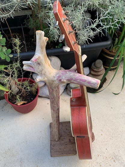 Support en bois flotté pour guitare, basse, instrument avec manche - 94 x 32 x 23 cm- Création Zen Curiosity