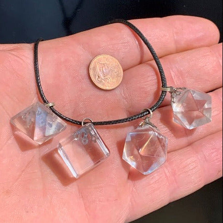 Pendentifs Solides de Platon en cristal de roche à l'unité, de 15 x 15 mm environ - Qualité AA à AAA