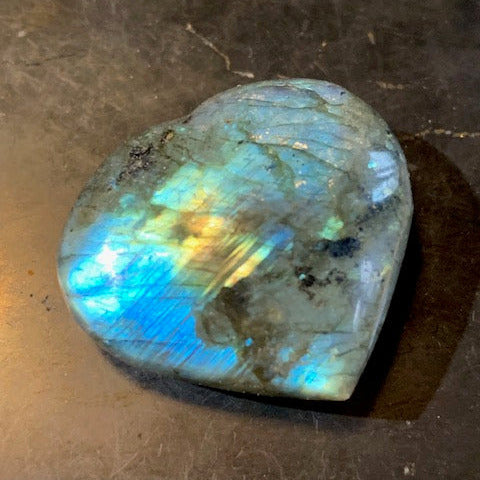 Coeur en labradorite de taille S : 3x3x1,5 cm - 20 gr.