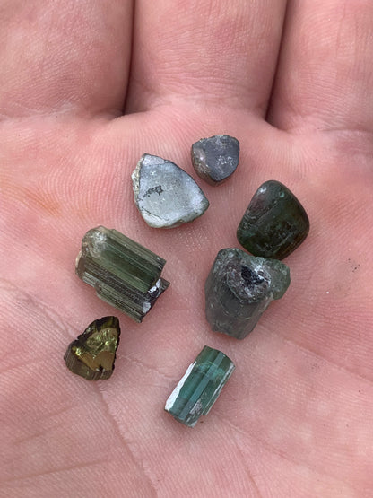 Tourmaline (Verdélite, Indicolite, Melon d'eau), lot de 7 pièces de 5 à 10 mm - 4,7 grammes.