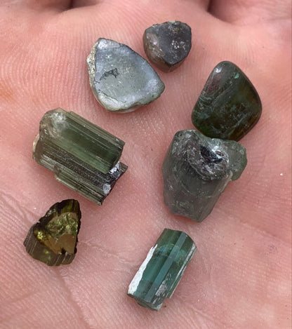 Tourmaline (Verdélite, Indicolite, Melon d'eau), lot de 7 pièces de 5 à 10 mm - 4,7 grammes.