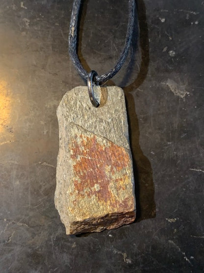 Collection 'Géologique', pendentifs à l'unité monté par Zen Curiosity - Ammonite pyrite, Pointe de Calcite, Ardoise