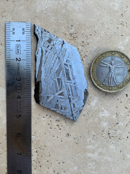 Météorite 'Muonionalusta', spéciment de 60x31x3mm - 20 grammes. De type IVA, qui s'est écrasée dans le nord de la Scandinavie !